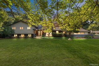7315 Lindenmere Drive, Bloomfield Hills, MI 48301
