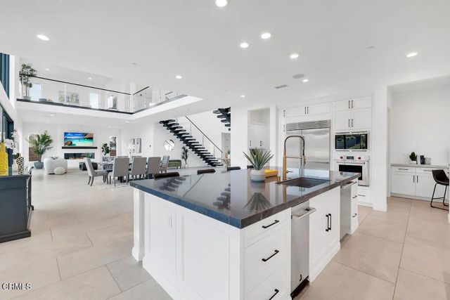 11944 N Red Hawk Lane, Porter Ranch, CA 91326