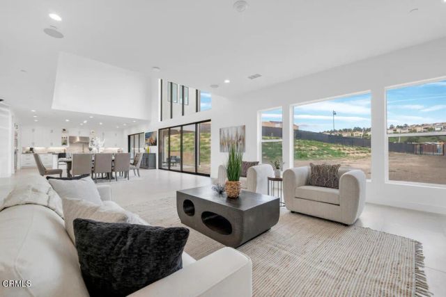 11944 N Red Hawk Lane, Porter Ranch, CA 91326