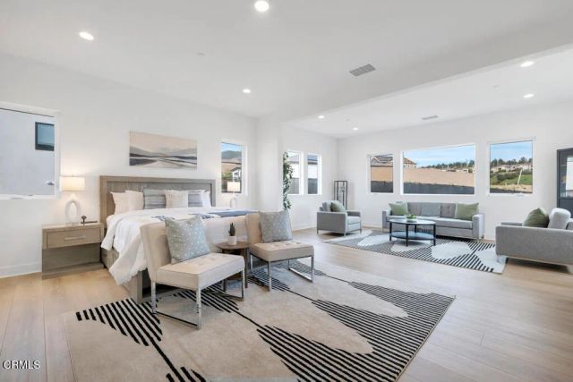 11944 N Red Hawk Lane, Porter Ranch, CA 91326