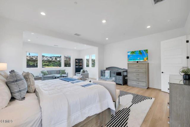 11944 N Red Hawk Lane, Porter Ranch, CA 91326