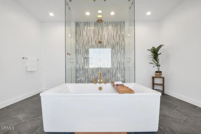 11944 N Red Hawk Lane, Porter Ranch, CA 91326