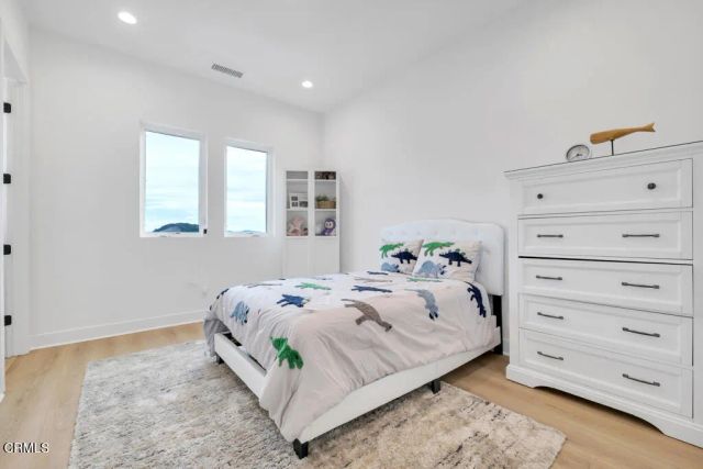 11944 N Red Hawk Lane, Porter Ranch, CA 91326