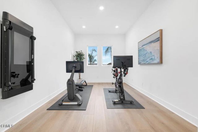 11944 N Red Hawk Lane, Porter Ranch, CA 91326