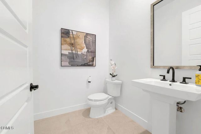 11944 N Red Hawk Lane, Porter Ranch, CA 91326