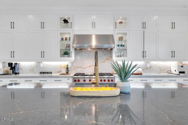 11944 N Red Hawk Lane, Porter Ranch, CA 91326