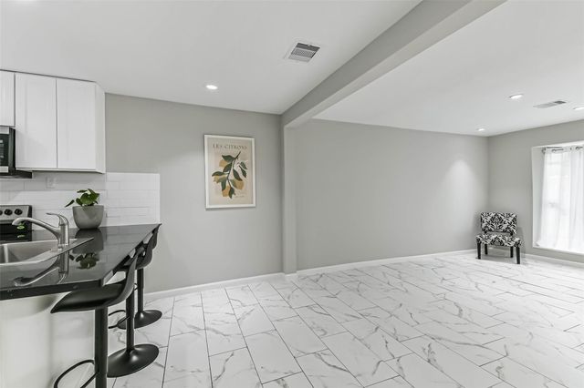 6853 Chasewood Drive, Houston, TX 77489