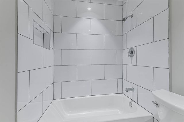 6853 Chasewood Drive, Houston, TX 77489