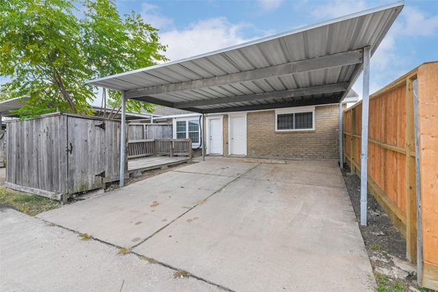 6853 Chasewood Drive, Houston, TX 77489