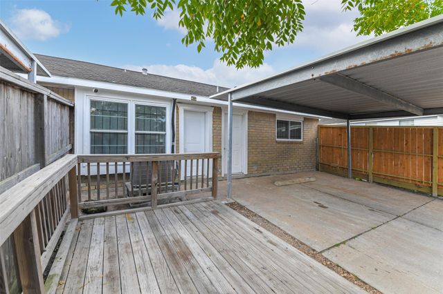 6853 Chasewood Drive, Houston, TX 77489