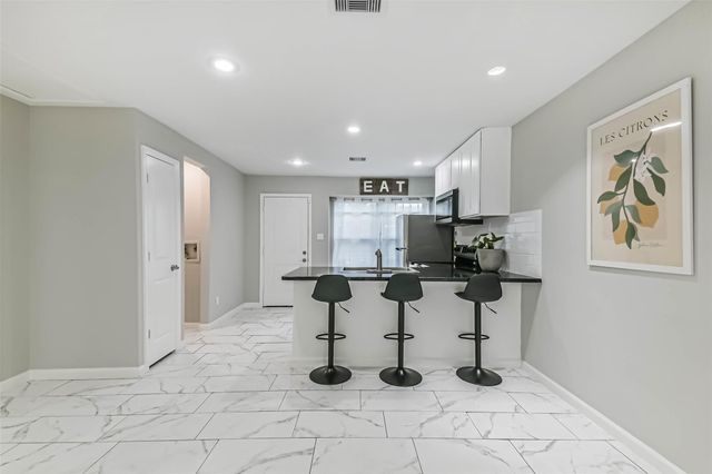 6853 Chasewood Drive, Houston, TX 77489