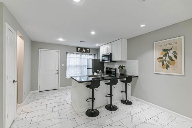 6853 Chasewood Drive, Houston, TX 77489