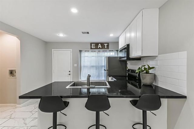 6853 Chasewood Drive, Houston, TX 77489