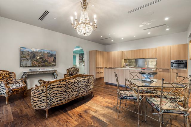 2801 Turtle Creek Boulevard 2E, Dallas, TX 75219