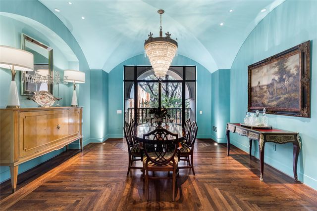 2801 Turtle Creek Boulevard 2E, Dallas, TX 75219