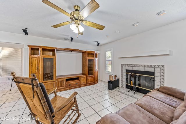 491 Carpenter Avenue NW, Palm Bay, FL 32907