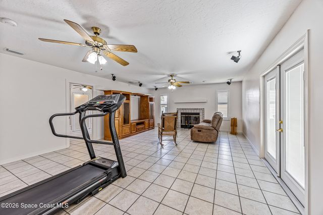 491 Carpenter Avenue NW, Palm Bay, FL 32907