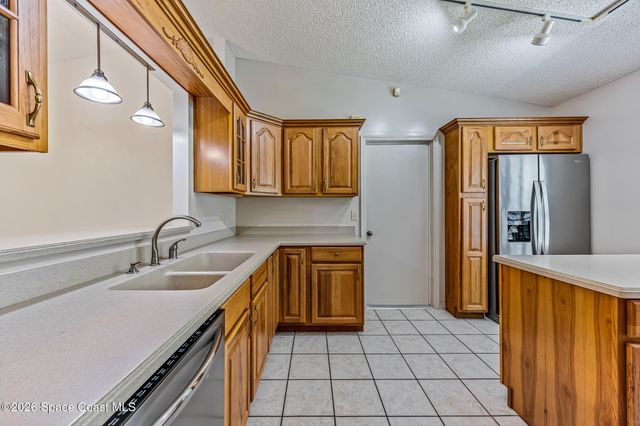491 Carpenter Avenue NW, Palm Bay, FL 32907