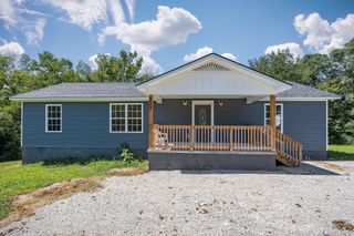 227 Oakwood St, Sparta, TN 38583