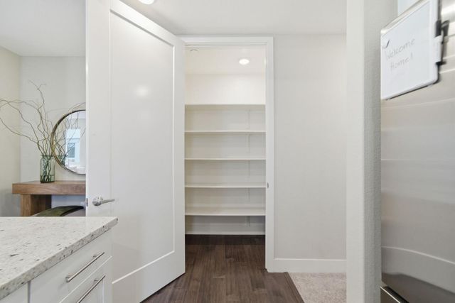 729 Eppleton Lane 303, Foster City, CA 94404