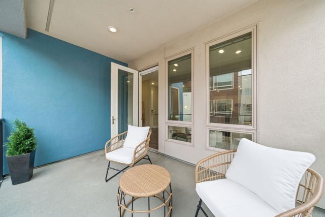 729 Eppleton Lane 303, Foster City, CA 94404