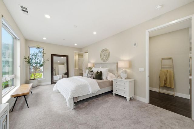 729 Eppleton Lane 303, Foster City, CA 94404