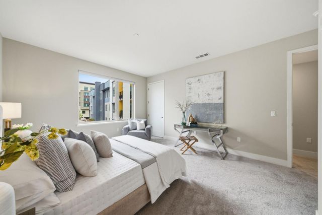 729 Eppleton Lane 303, Foster City, CA 94404