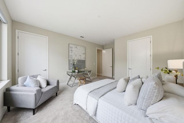 729 Eppleton Lane 303, Foster City, CA 94404