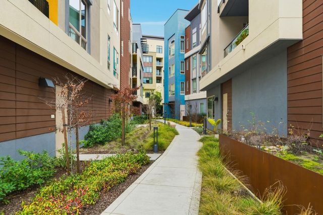 729 Eppleton Lane 303, Foster City, CA 94404