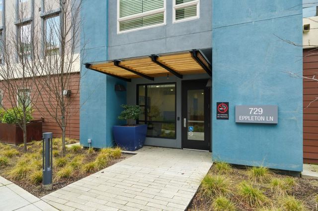 729 Eppleton Lane 303, Foster City, CA 94404