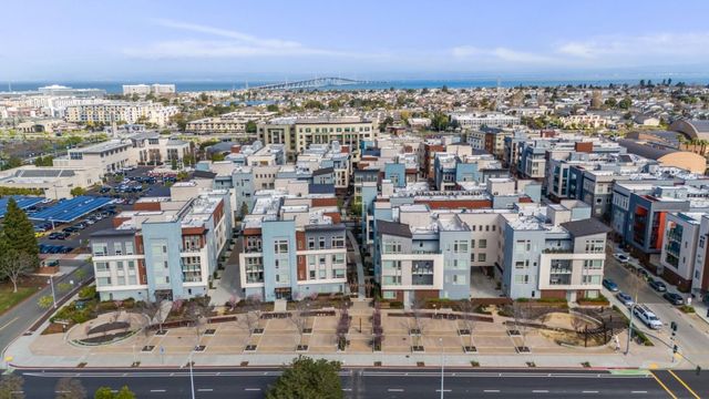 729 Eppleton Lane 303, Foster City, CA 94404