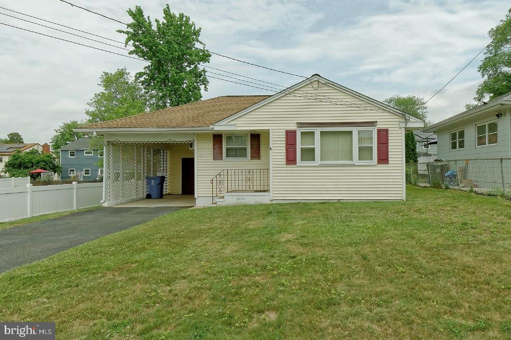 1329 BELGRADE AVE, Burlington, NJ 08016