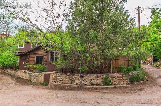 480 Bear Creek Place, Colorado Springs, CO 80906