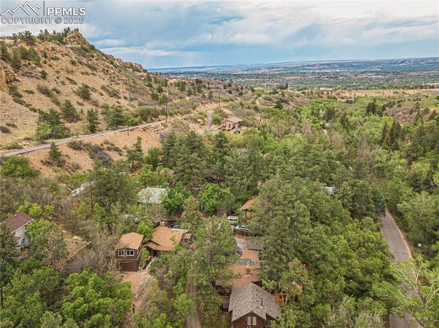 480 Bear Creek Place, Colorado Springs, CO 80906