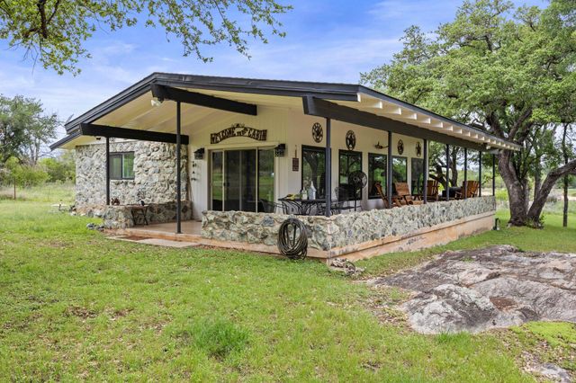 160 Lake Shore DR, Horseshoe Bay, TX 78657