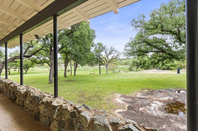160 Lake Shore DR, Horseshoe Bay, TX 78657