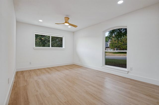 338 Mantlebrook Drive, Desoto, TX 75115