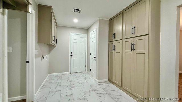 857 N Vancouver Avenue, Tulsa, OK 74127