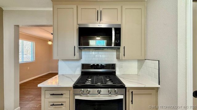 857 N Vancouver Avenue, Tulsa, OK 74127