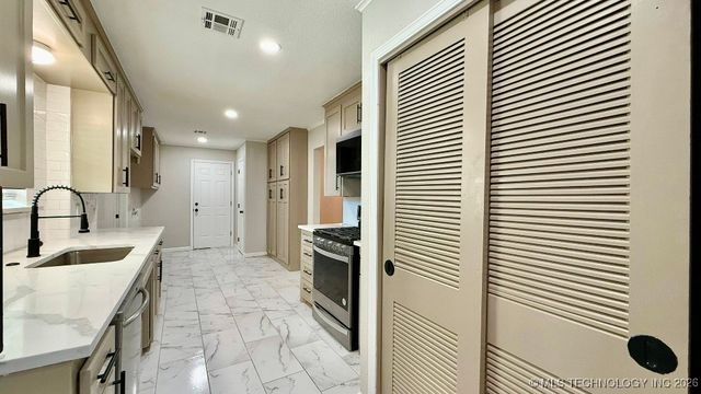 857 N Vancouver Avenue, Tulsa, OK 74127