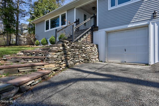 1142 Nys Rt 9P, Saratoga Springs, NY 12866