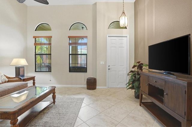 9065 Albion LN N 4909, Naples, FL 34113
