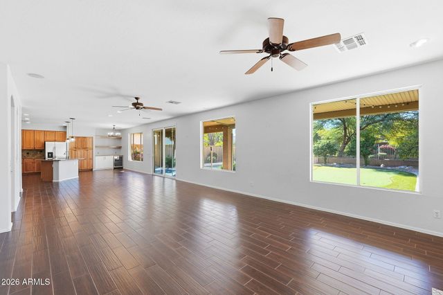 857 E CARLA VISTA Drive, Gilbert, AZ 85295