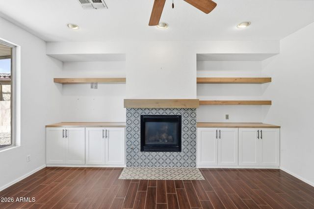 857 E CARLA VISTA Drive, Gilbert, AZ 85295