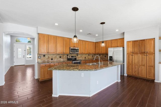 857 E CARLA VISTA Drive, Gilbert, AZ 85295