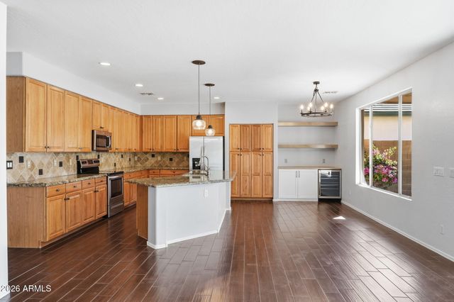 857 E CARLA VISTA Drive, Gilbert, AZ 85295