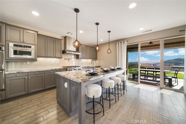 31 Baliza Rd, Rancho Mission Viejo, CA 92694