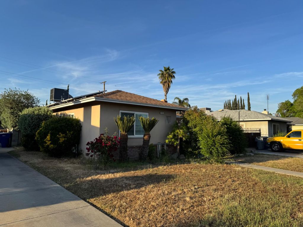 Image 10 of property listing at 2625 E Michigan Avenue, Fresno, CA 93703