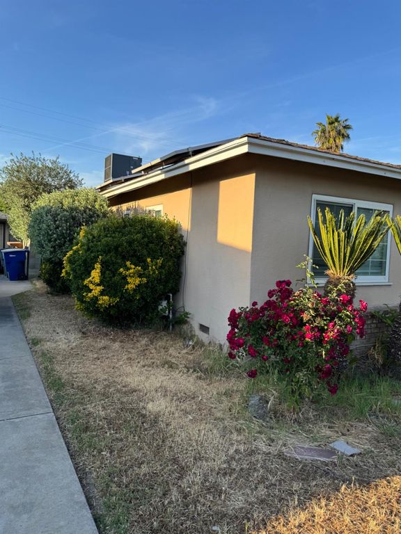 Image 8 of property listing at 2625 E Michigan Avenue, Fresno, CA 93703
