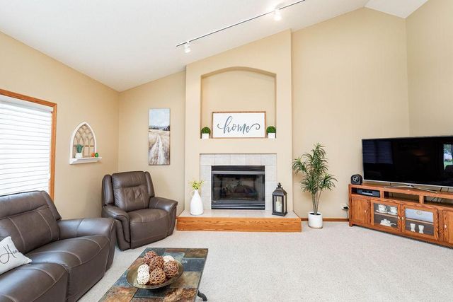 134 17th Avenue E, West Fargo, ND 58078